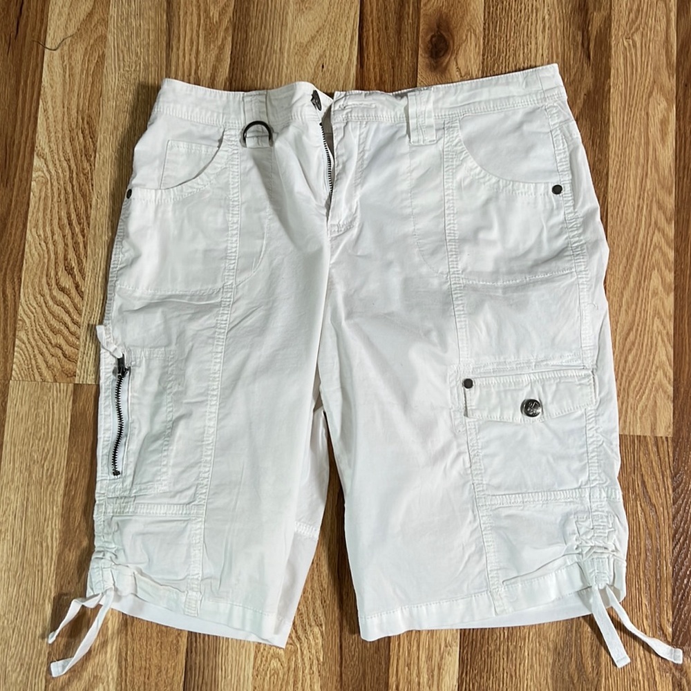 White bermuda shorts